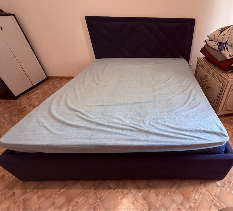 Продается 2х спальный кровать