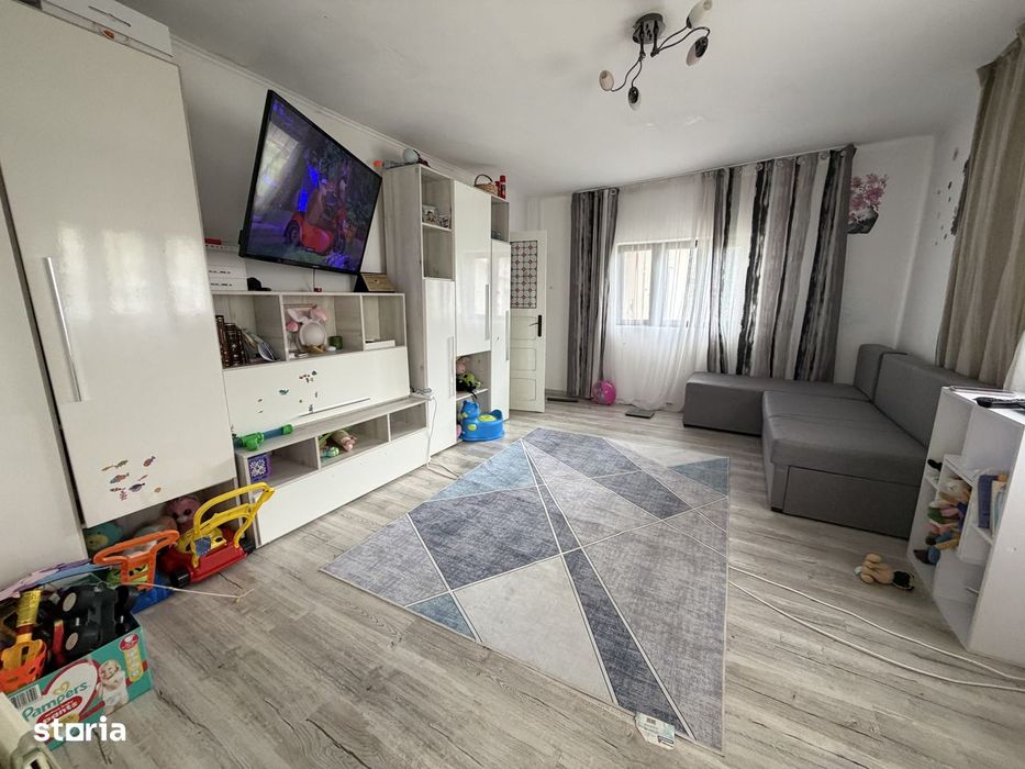 Casa Stalpeni, la asfalt, cu gaze, garaj, anexa, 3 camere, mobilata