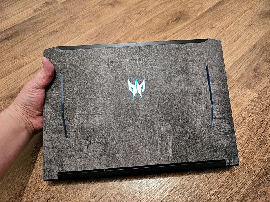 PREDATOR игровой ноутбук продам