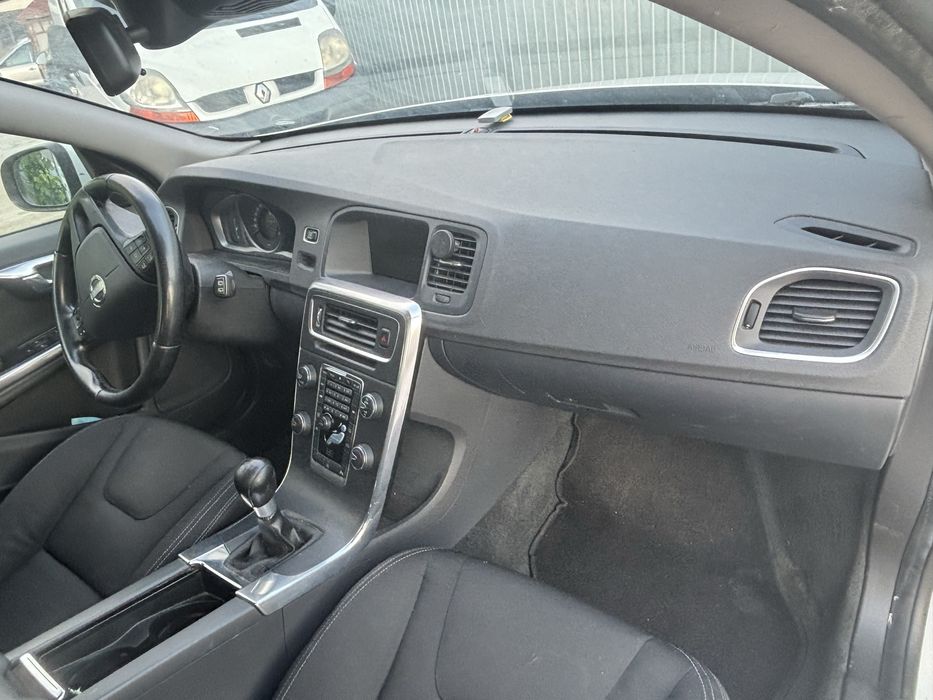 Dezmembrez Volvo V 60  D2  facelift  break  2016