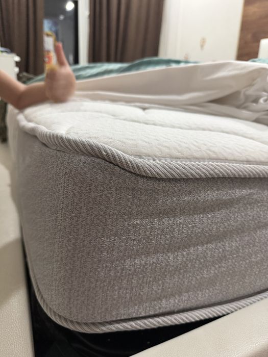 Продам кровать с матрасом 160х200
