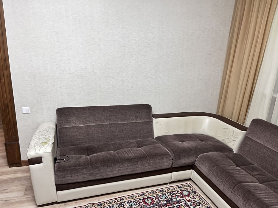 Продаю угловой диван