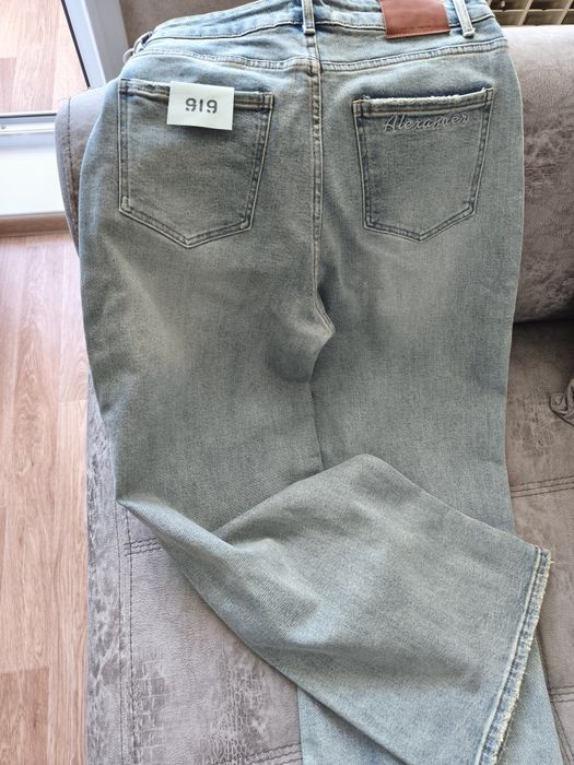 Продам джинсы багги