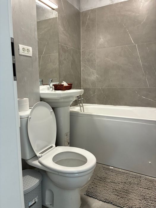 Proprietar inchiriez apartament 3 camere