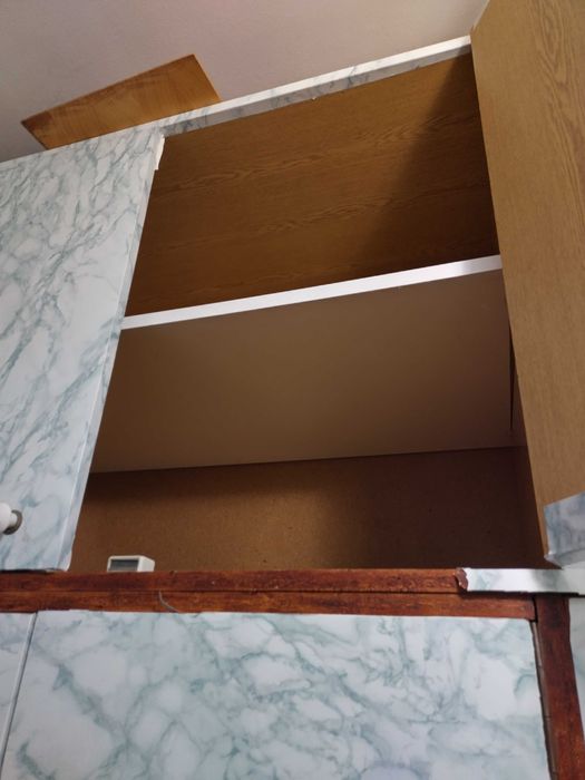 Продавам гардероб с надстройка може и доставка