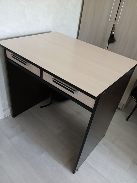 Письменный стол б/у