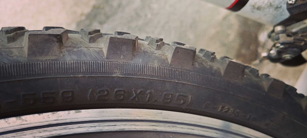 Bicicleta Lakes cadru aluminiu/foarte ușoară  schimbătoare Shimano  21 viteze