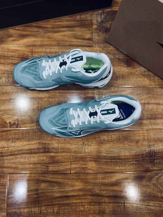 MIZUNO WAVE LIGHTNING Z7 кроссовки для волейбола РАЗМЕР 40,41