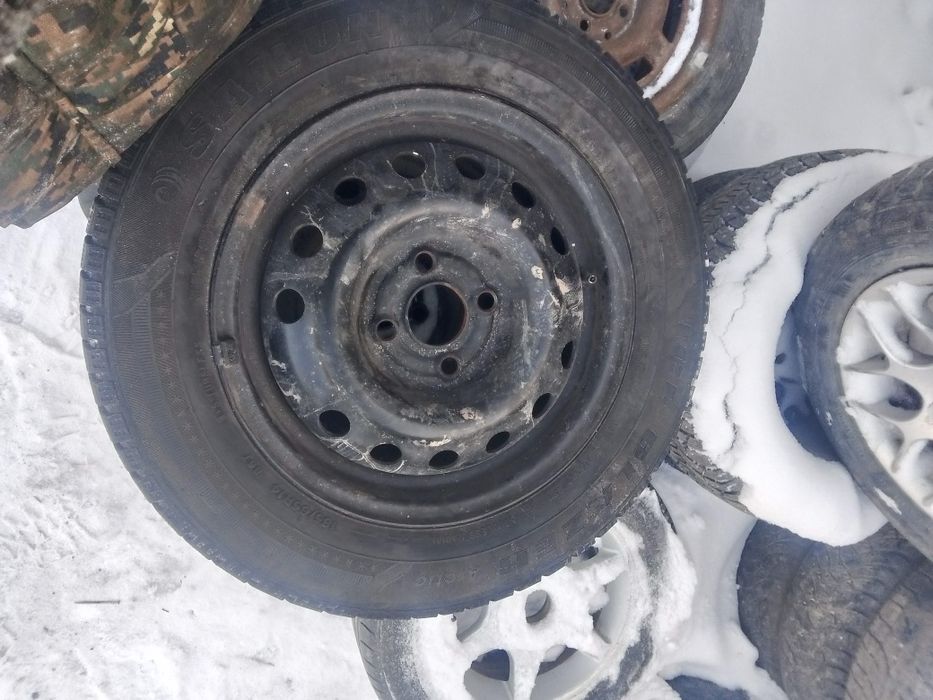 Продам  резина с дисками