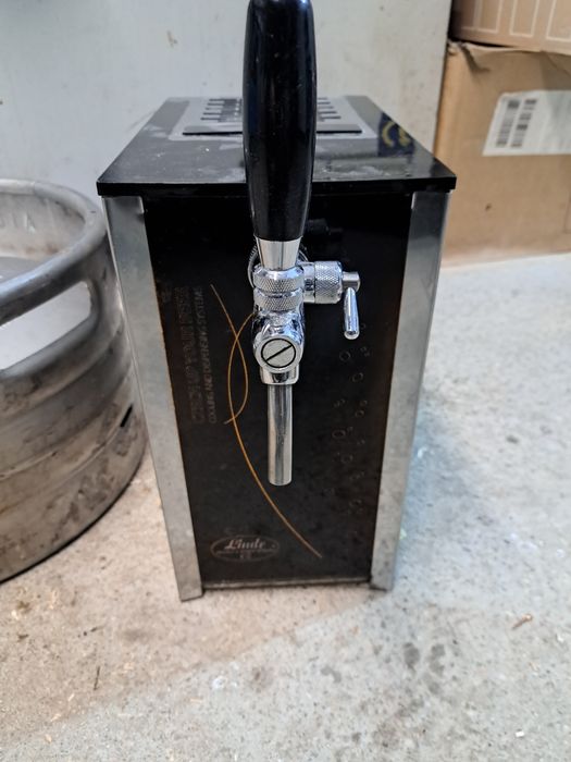 Dozator LINDR  bere vin limonadă etc