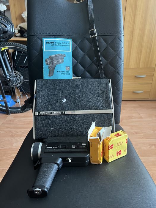 Cameră video vintage Super 8 Revue S2/M + husă, manual, film Kodak