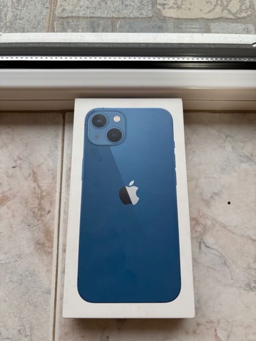 Телефон Iphone 13