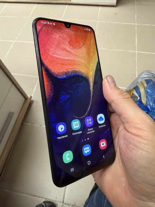 Samsung Galaxy A50 4/128gb отличен