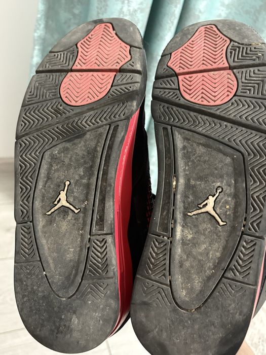 Jordan 4 red thunder