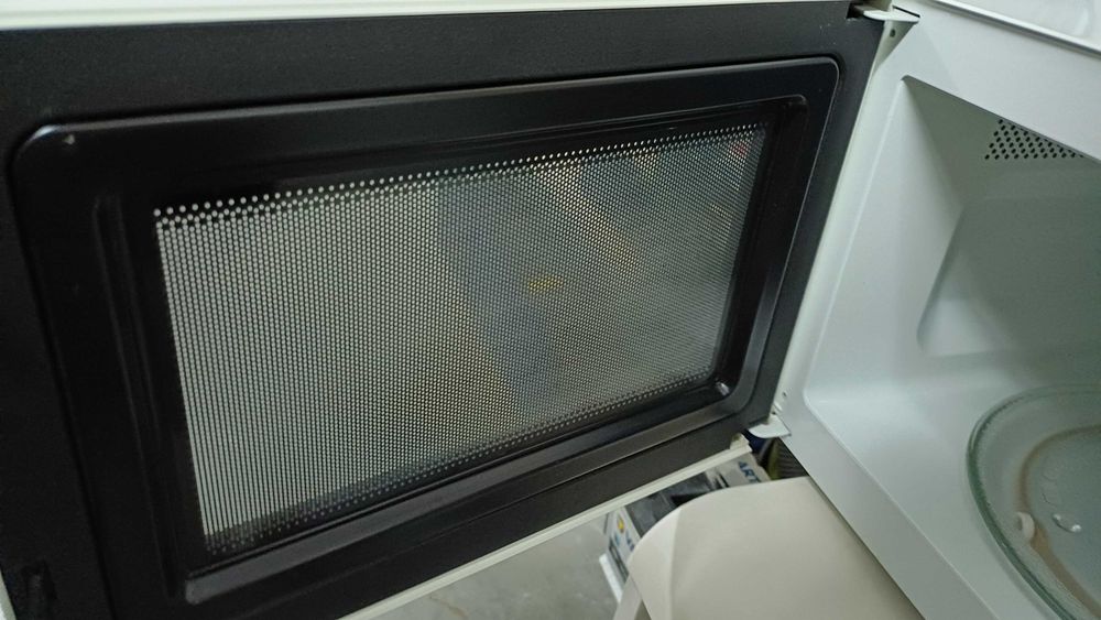 Vand cuptor cu microunde Samsung.