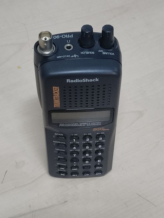 Scanner radio multibanda RadioShack Pro90