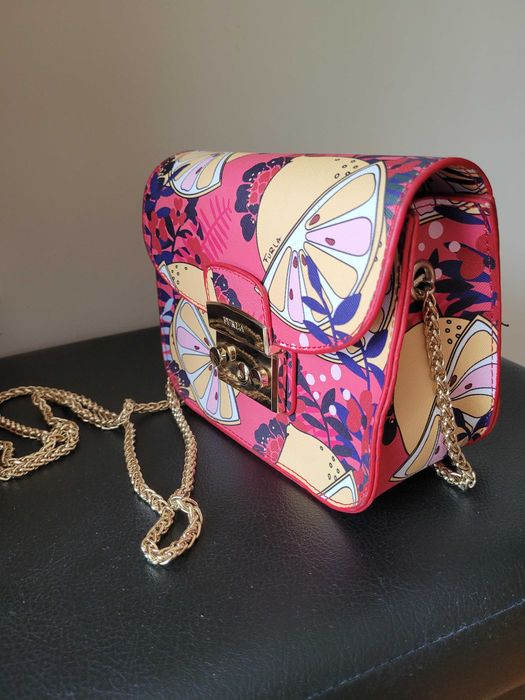 Furla чанта с лимони
