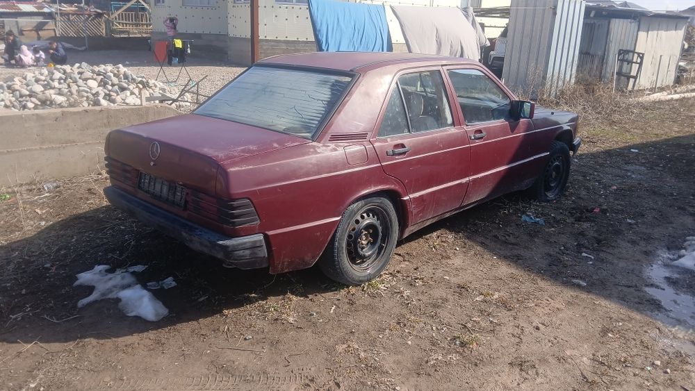 Мерседес 190 средний состояние