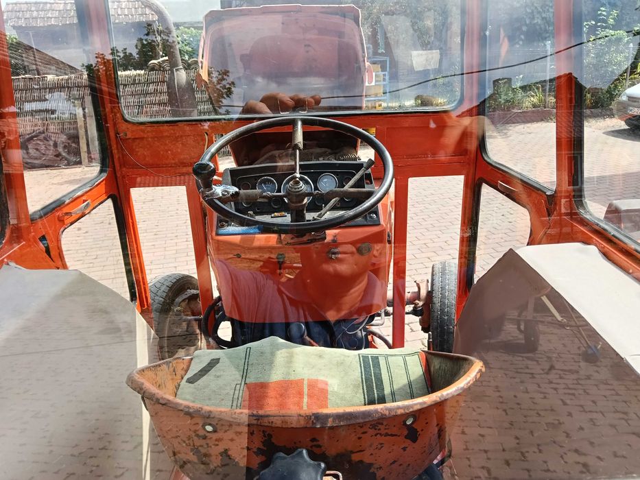 Tractor 445 Brașov