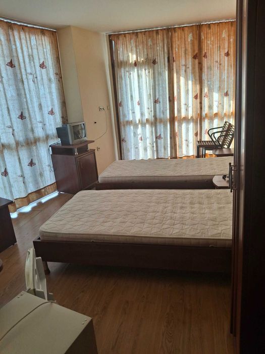 Предлагаме на Вашето внимание работещ семеен хотел в гр. Несебър