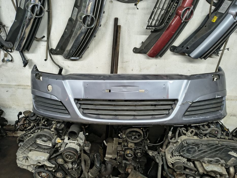 Предна броня за  Opel Astra H