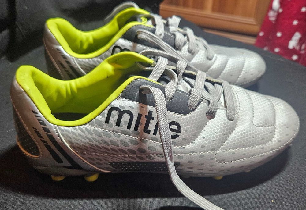 Детски футболни обувки, бутонки , номер 35.5