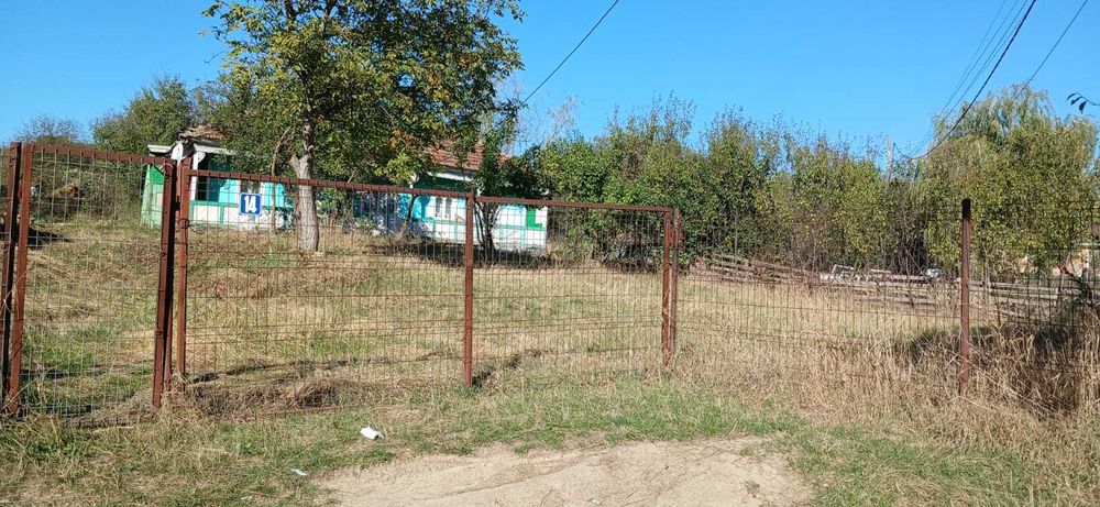 Teren 3468 mp,  Comuna Bârnova , sat Cercu  + Casă inclusă în preț