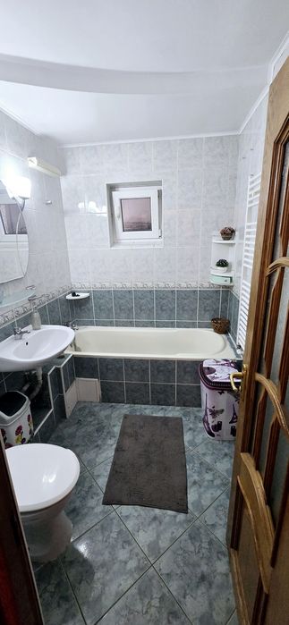 Închiriez apartament  cu 2 camere Obcini