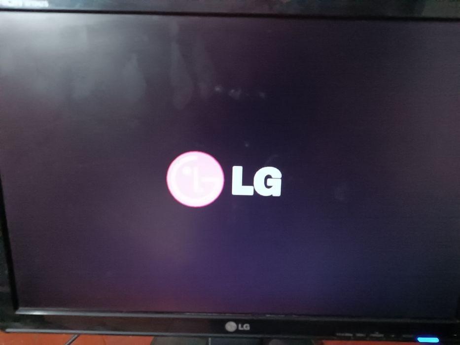 Продам монитор LG 19"