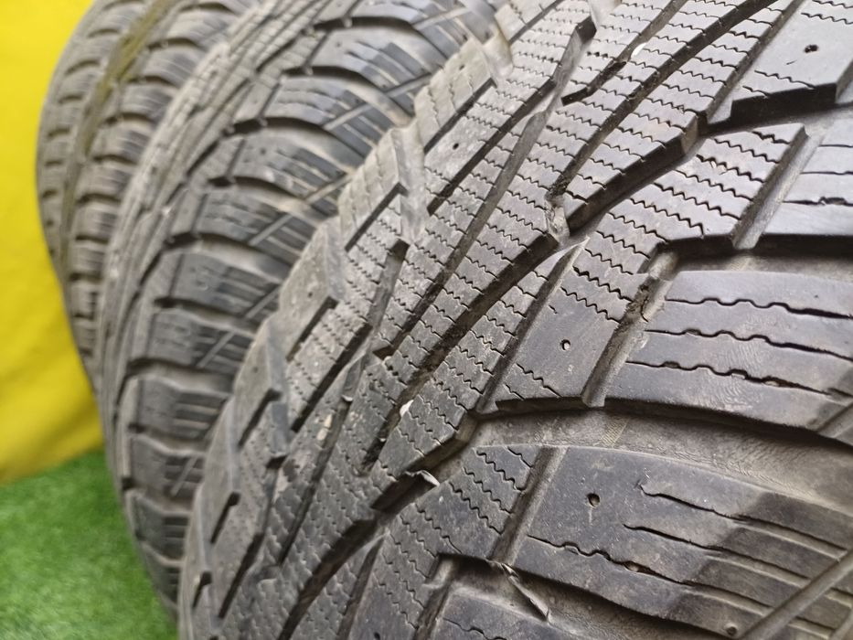 Шины R16 215/70 Uniroyal комплект.