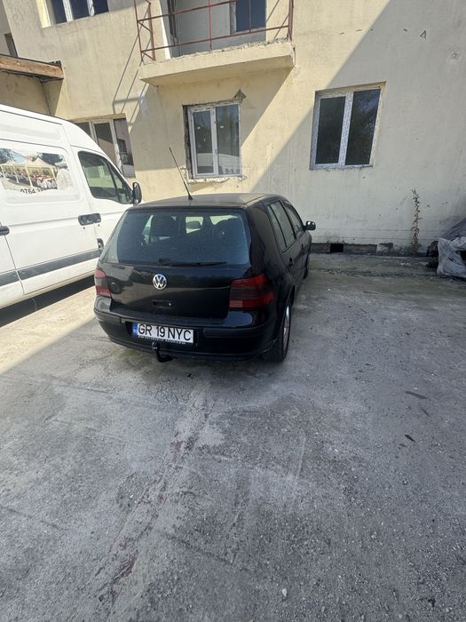 Vând 2 mașini Volkswagen Golf, se vând împreună: