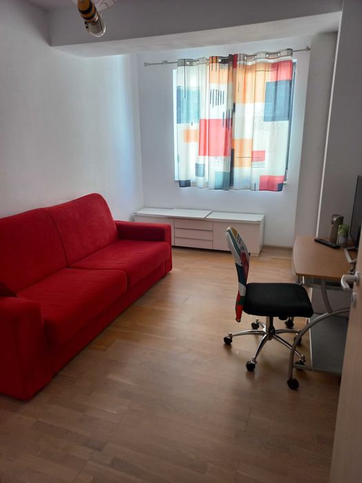 Apartament 3 camere in centrul Brasovului. Aproape de Aula Universitatii si Colina Universitatii. Bloc din 2016. Parcare demisol si boxa.