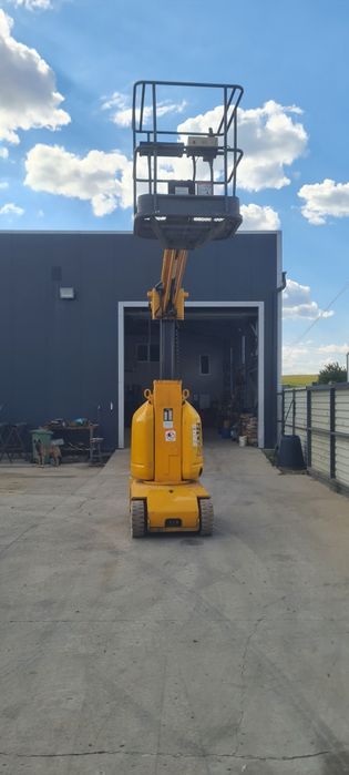 Nacela cu brat vertical  Manitou