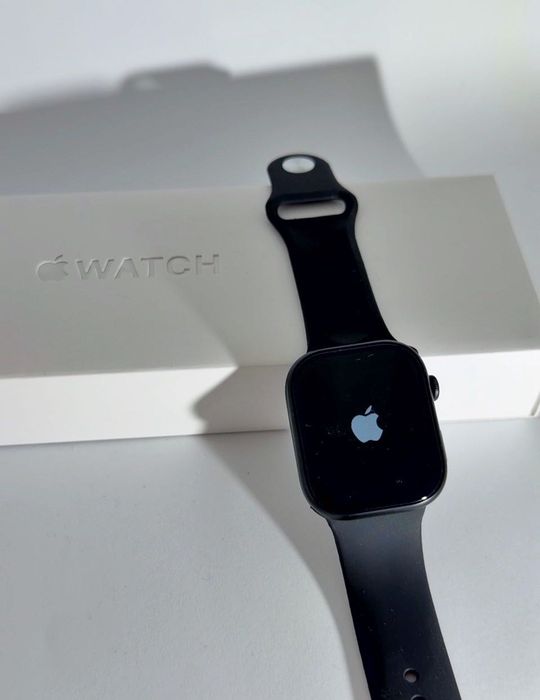 Смарт часовник Apple Watch Series 8 Style + аксесоари
