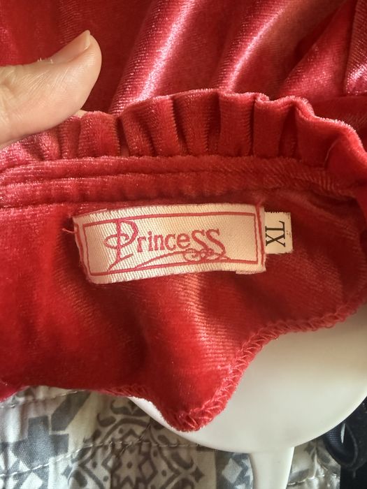 Красивое красное платье для девочки