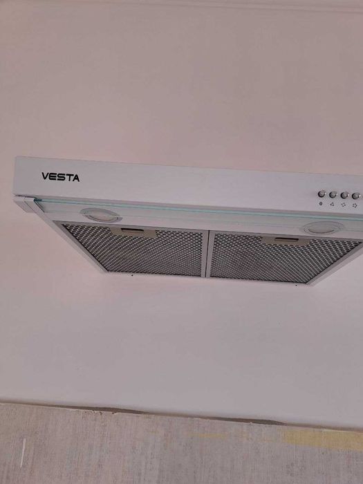 Ўзимни уйимдаги газ плита (VESTA) ва вытяжка (VESTA)сотаман