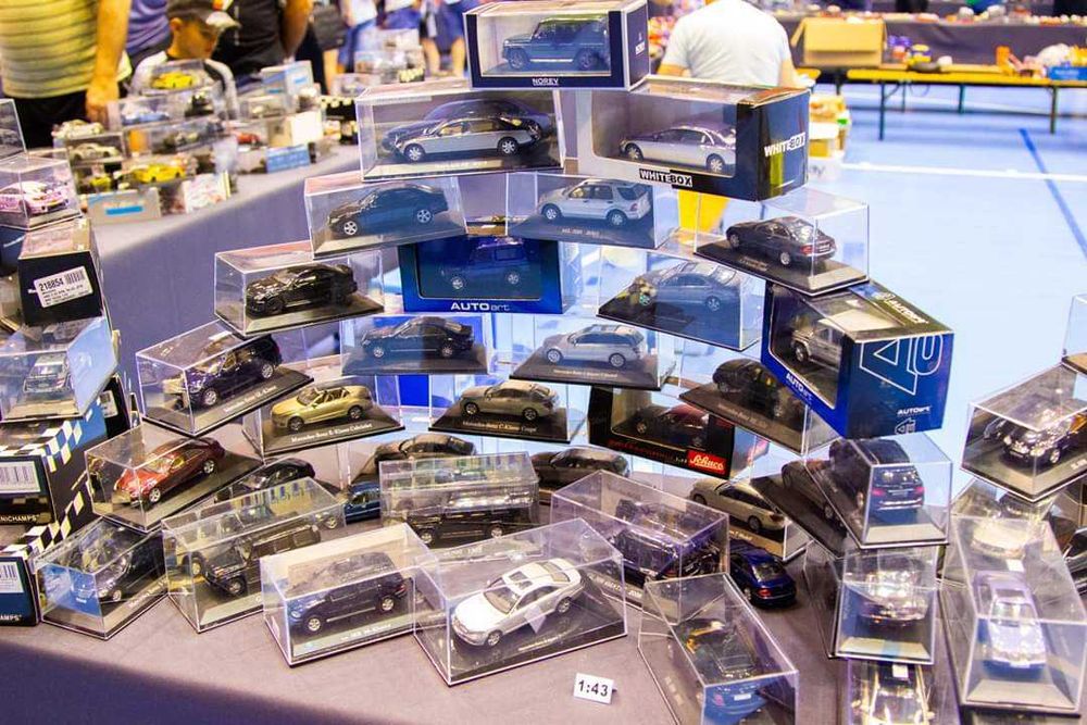 Колекция модели Мерцедес 1:43.