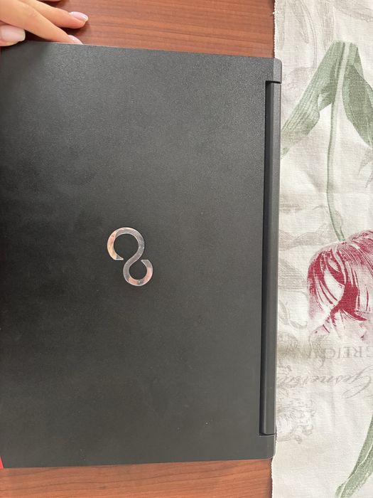 Лаптоп ново поколение Fijutsi Lifebook+ подарък черна чанта за лаптоп