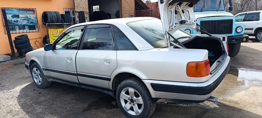 Продам Audi 100 с4