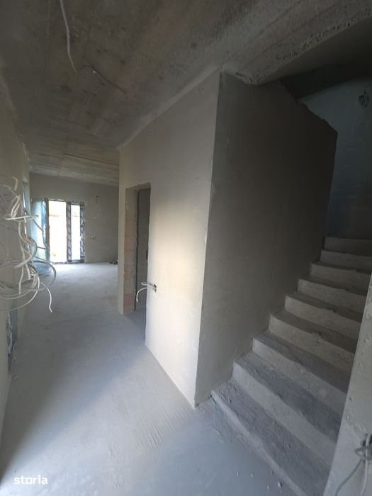 Duplex P+1+M 3 dormitoare 3 bai
