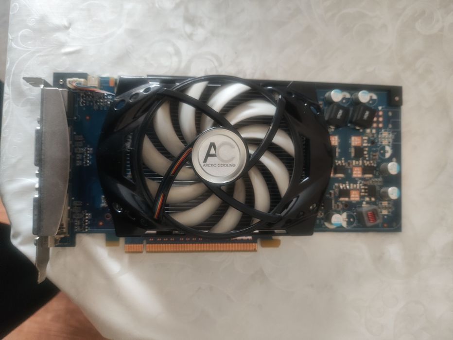 Продам видеокарту GT 9600 1gb