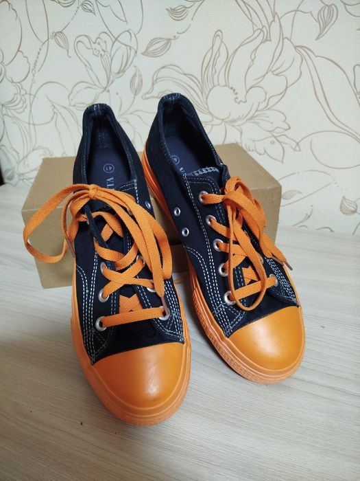 Продам кеды женские, 39-40