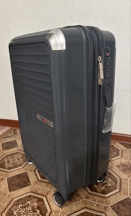 Чемодан размер M, Средний, высота 65 см