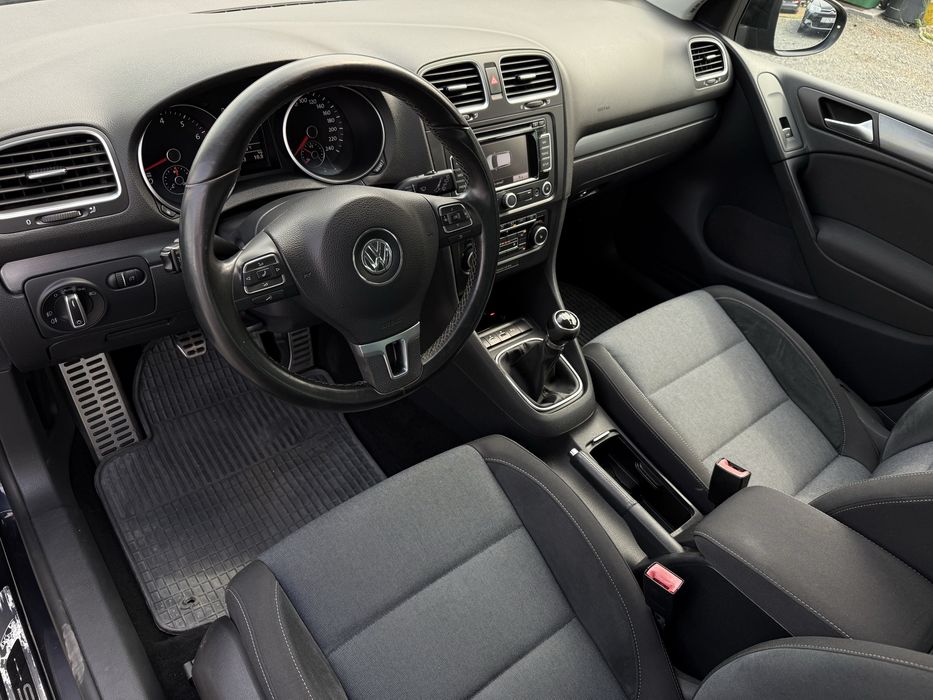 Volkswagen Golf 6 STYLE - 1.4 benzina TSI 122cp, Euro5, Xenon, Led, Dublu-Climatronic, Scaune incalzite, Senzori parcare fata-spate, Rate cu avans 0
