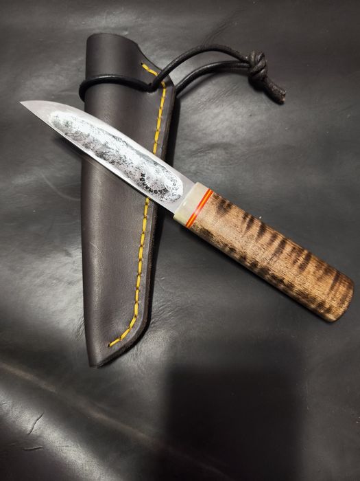Cuțit Yakut forjat manual