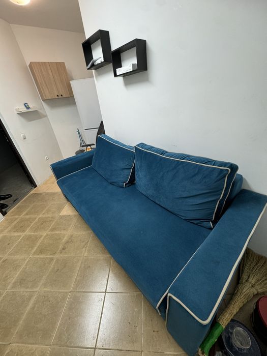 Диван, холодильник, микроволновка, боллер