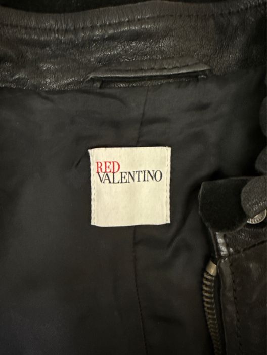 Оригинальная кожаная куртка RED Valentino.