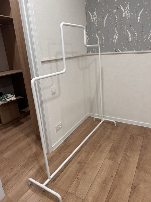 Продаю вешалку ( рэйл)