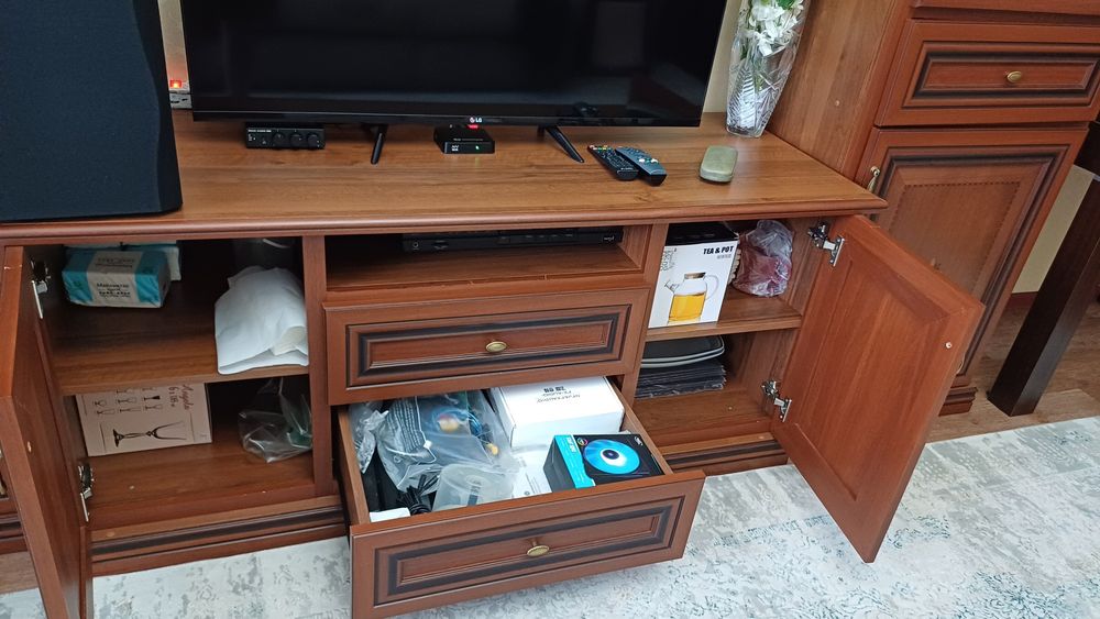 Продается тумба шкаф