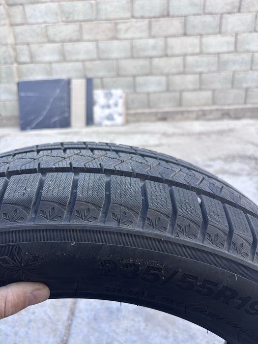 Продам комплект зимних шин.